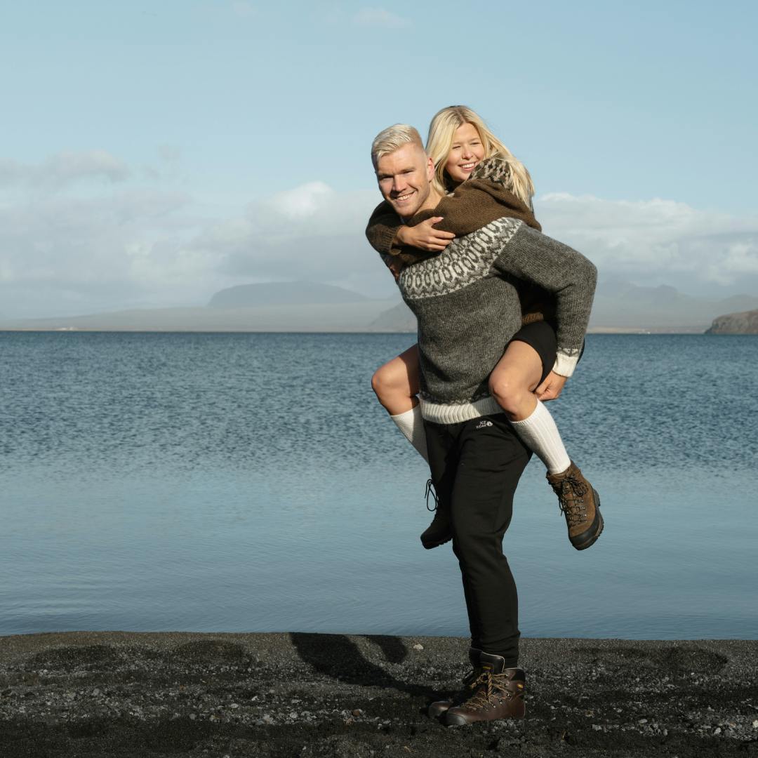 Glückliches Paar am Strand