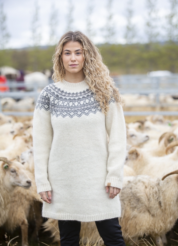 rettir-sheep-gathering-iceland-wool-sweater_5893.jpeg