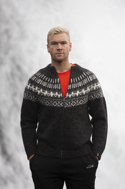 rettir-sheep-gathering-iceland-wool-sweater_5644.jpeg