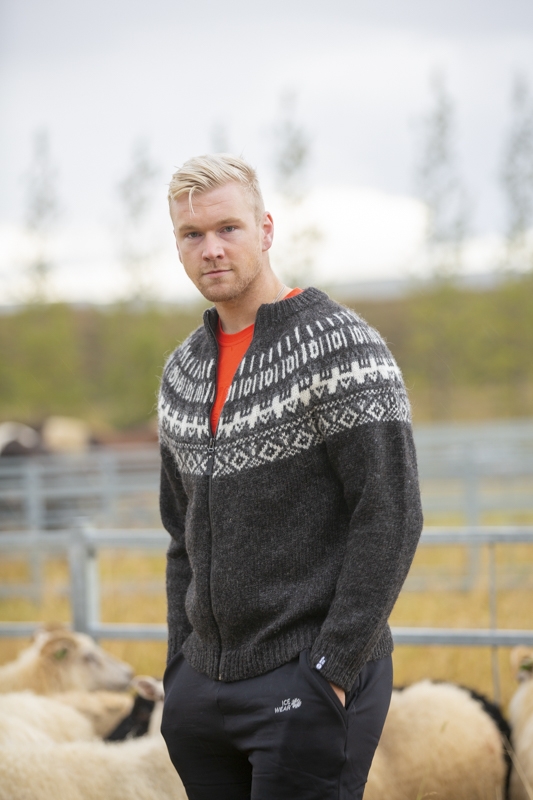rettir-sheep-gathering-iceland-wool-sweater_5563.jpeg