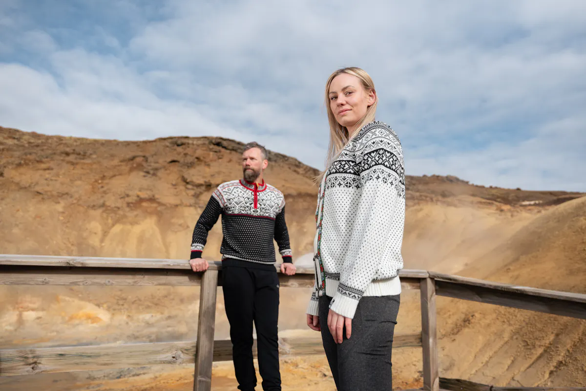 couple in a hot spring nature in Iceland