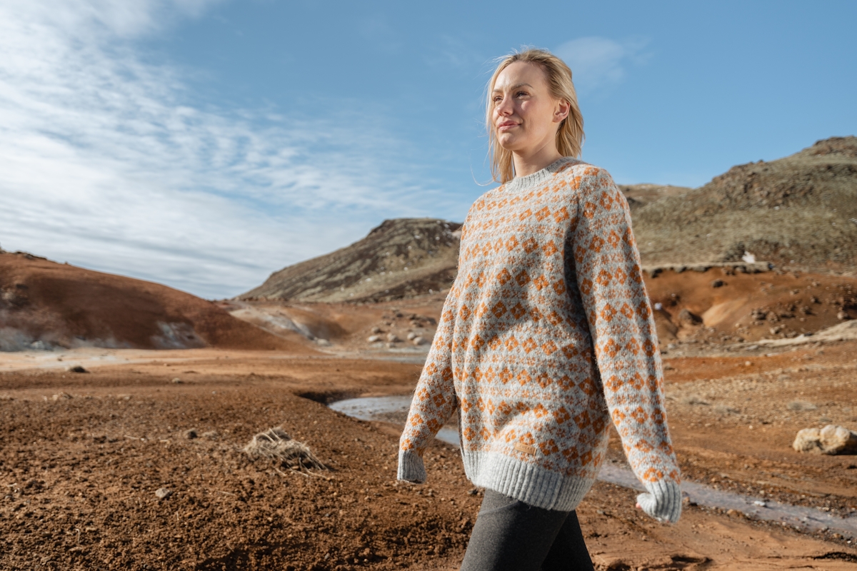 iceland-woman-wool-sweater_23.jpeg