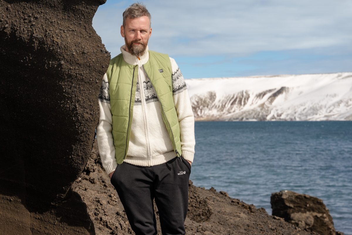 iceland-2-outdoor-man-wool-sweater_50.jpeg