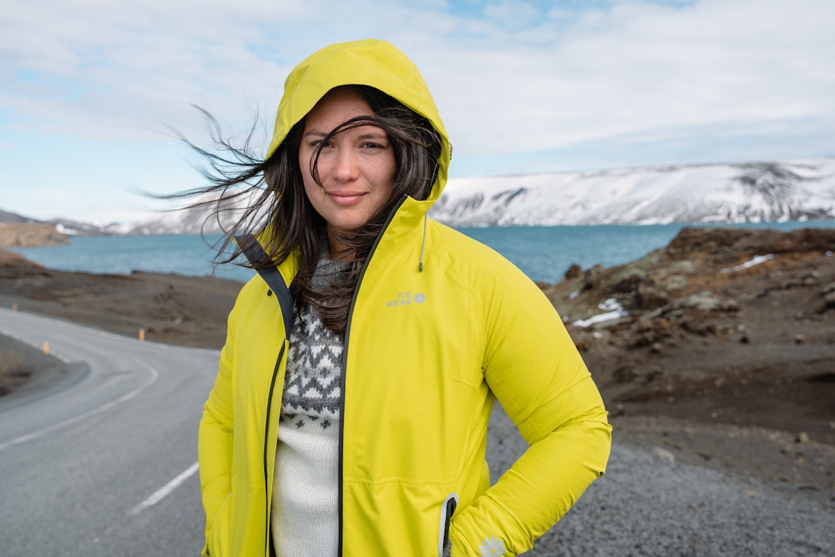 iceland-2-woman-yellow-jacket_55.jpeg