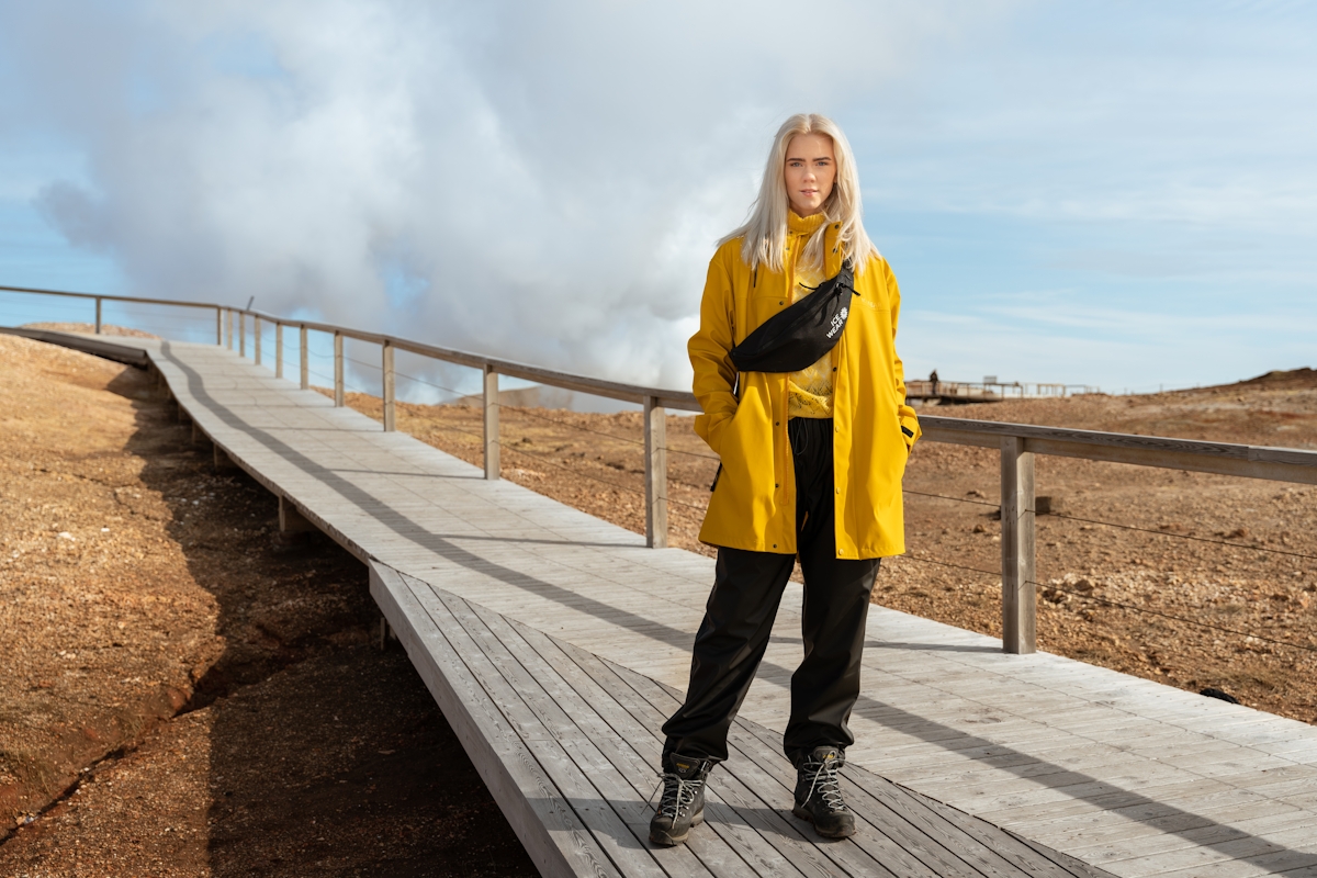 icelandic-woman-yellow-raincoat-hotspring_21.jpeg