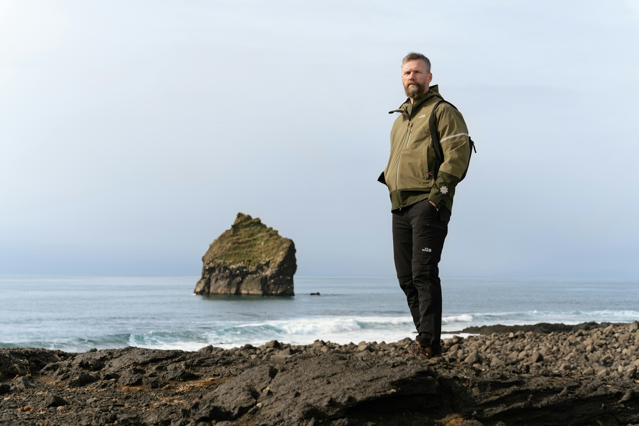 icelandcoast-man-green-rainjacket_36.jpeg