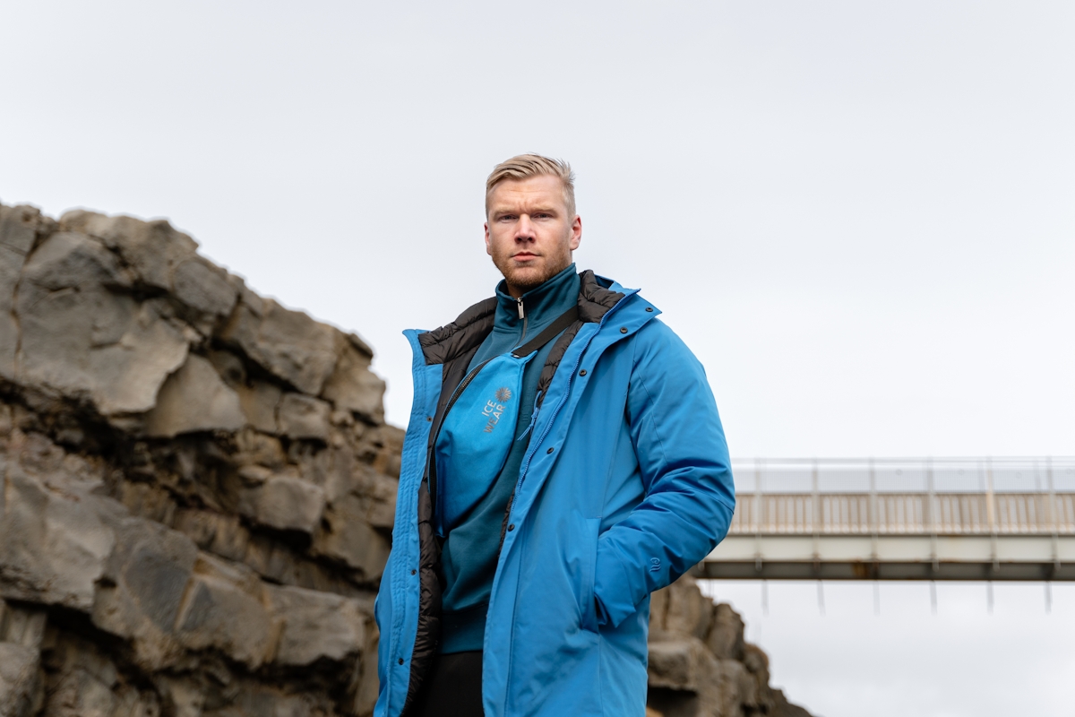 iceland-man-outdoor-clothing-blue_57.jpeg