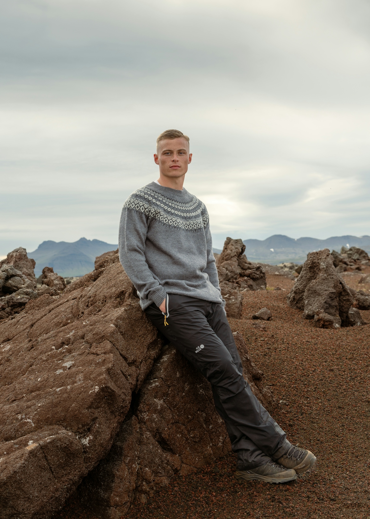 iceland-man-grey-wool-sweater_196.jpeg