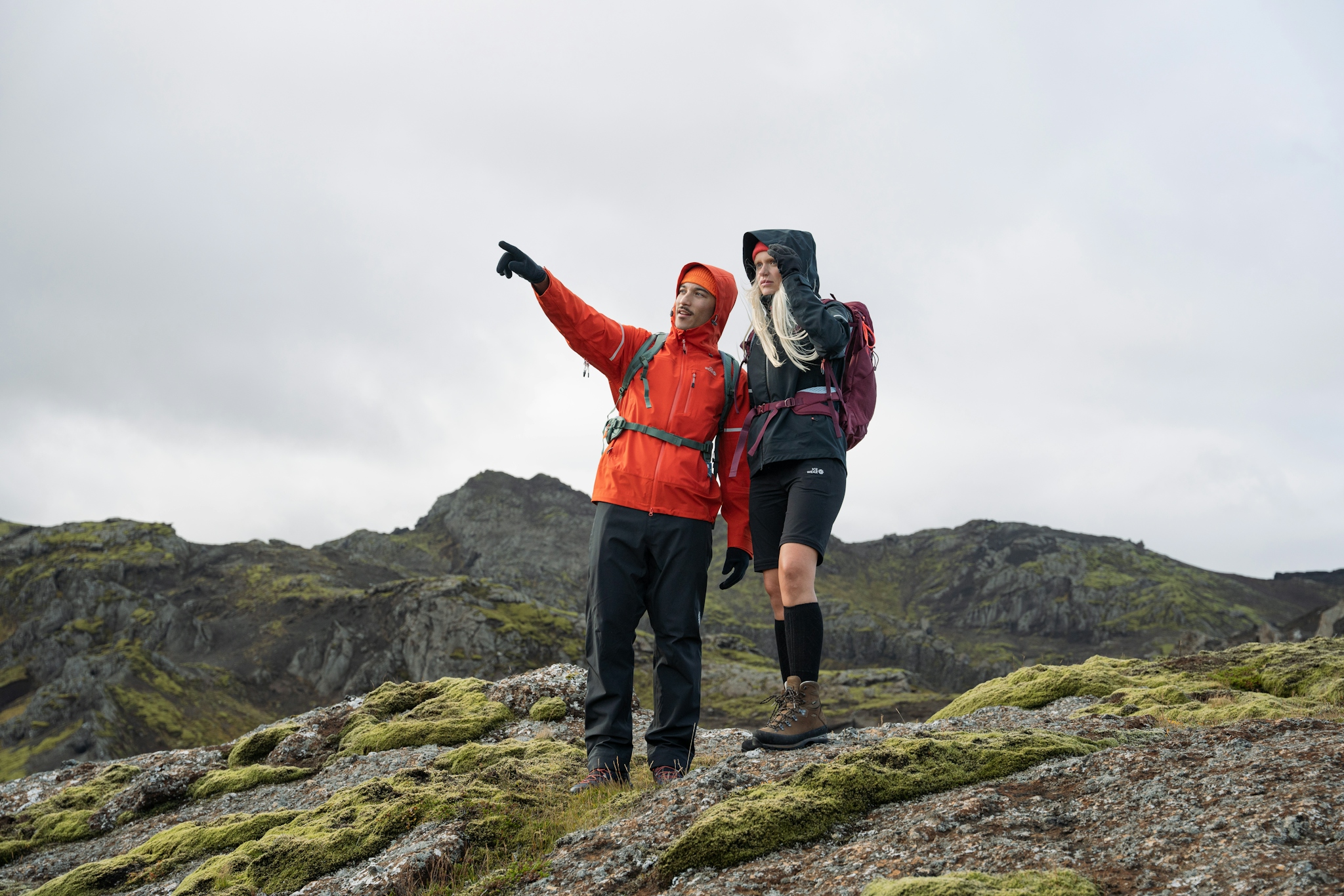 iceland-couple-hiking_44.jpeg