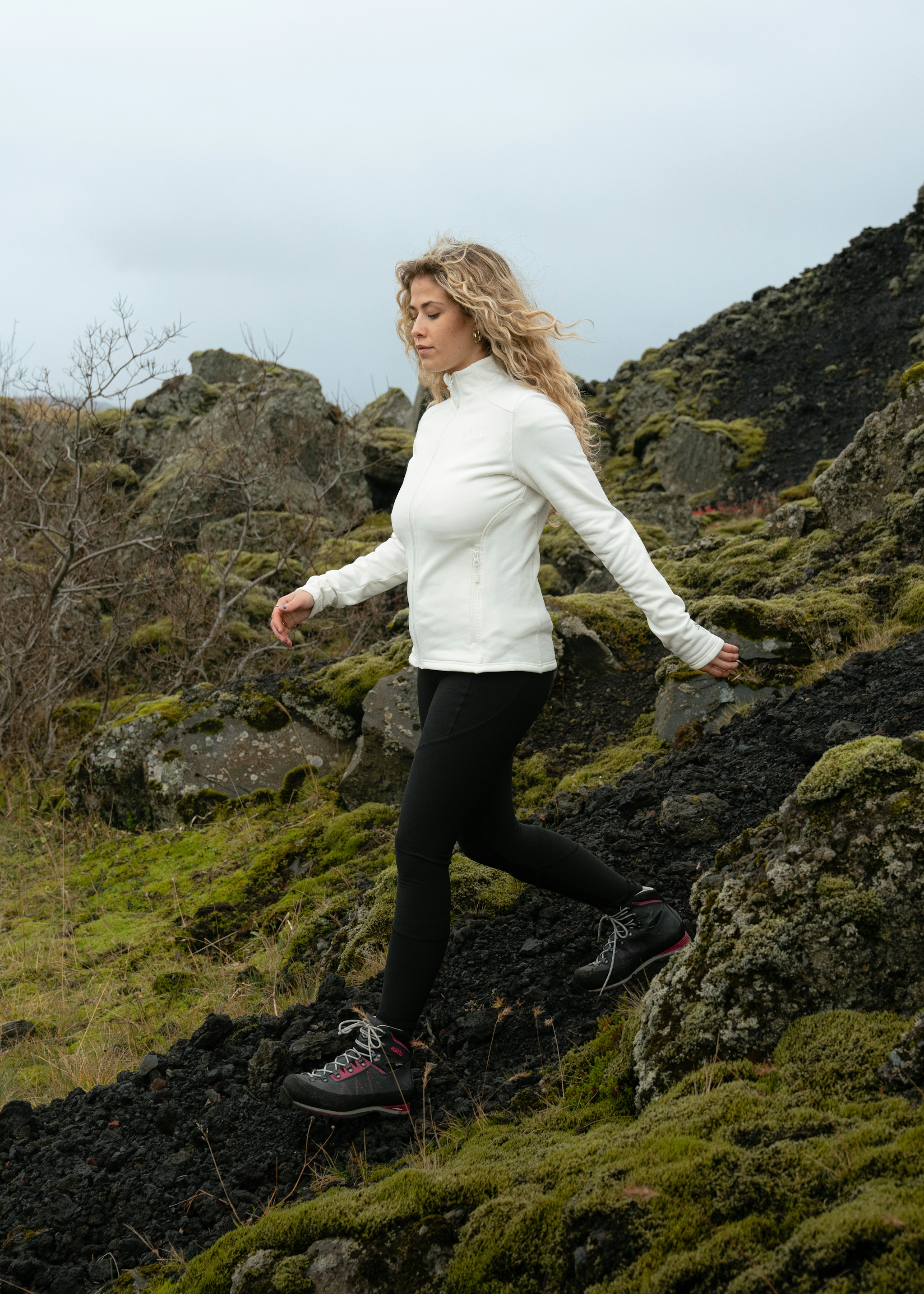 iceland-moss-rocks-women-outdoor-clothing-67.jpeg