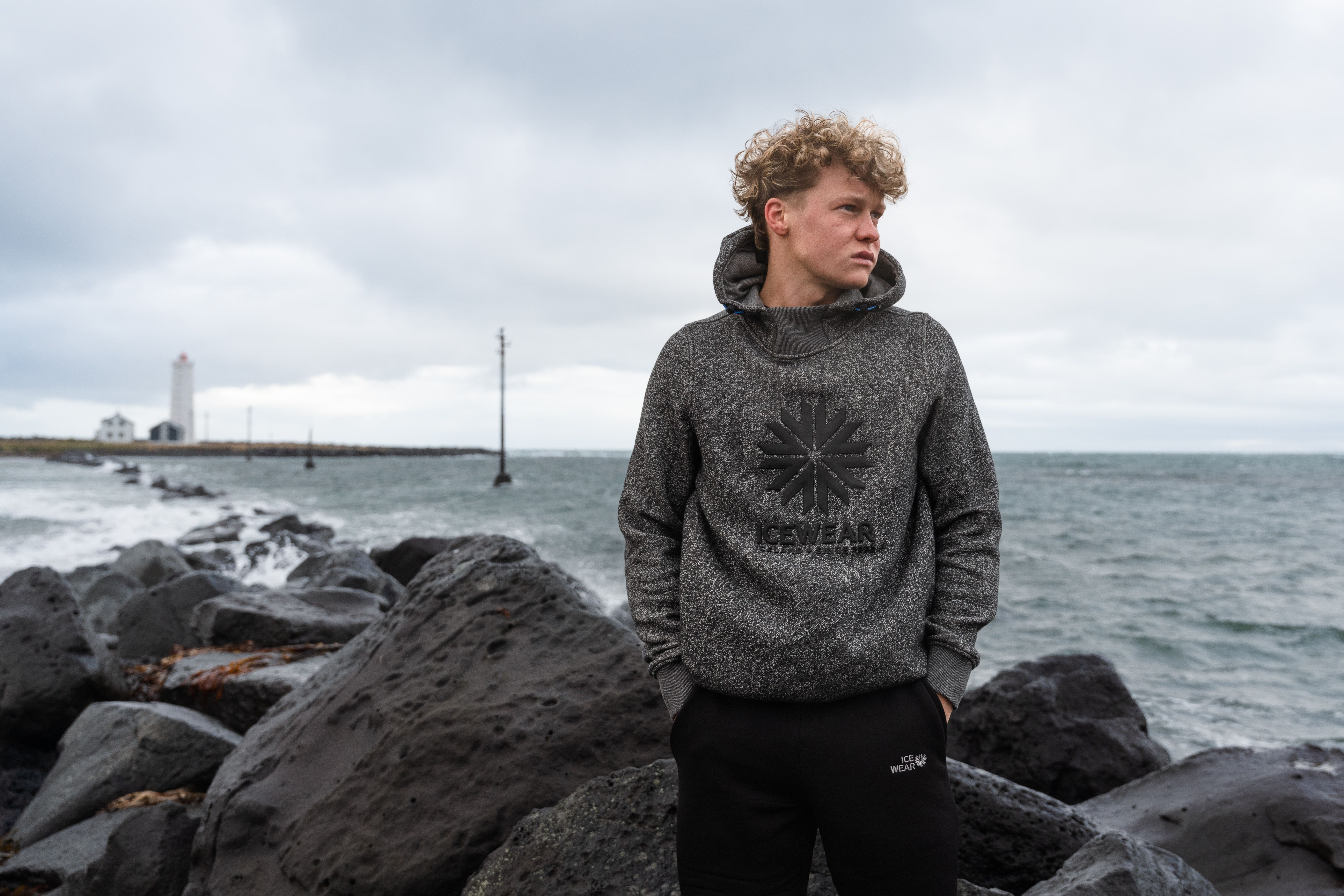 SKARÐSFJÖRÐUR 连帽卫衣