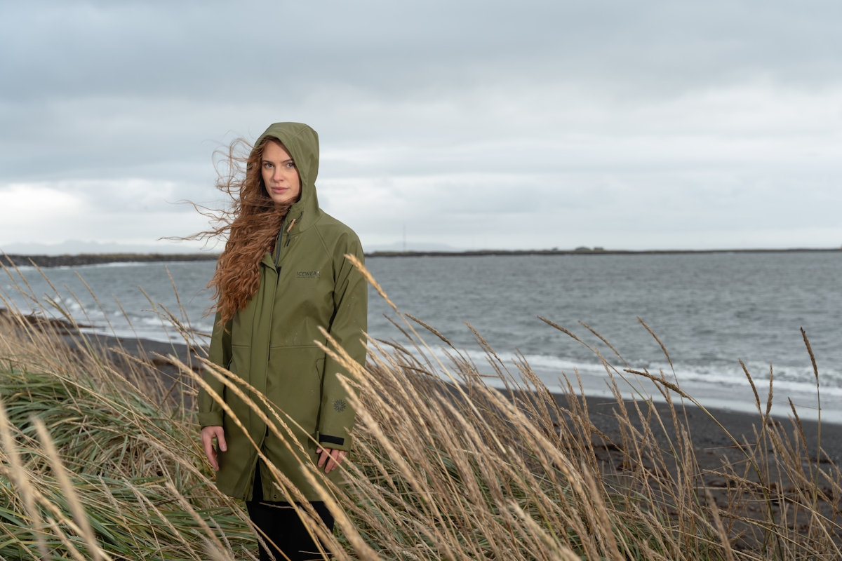 woman-green-raincoat-seashore-18.jpeg