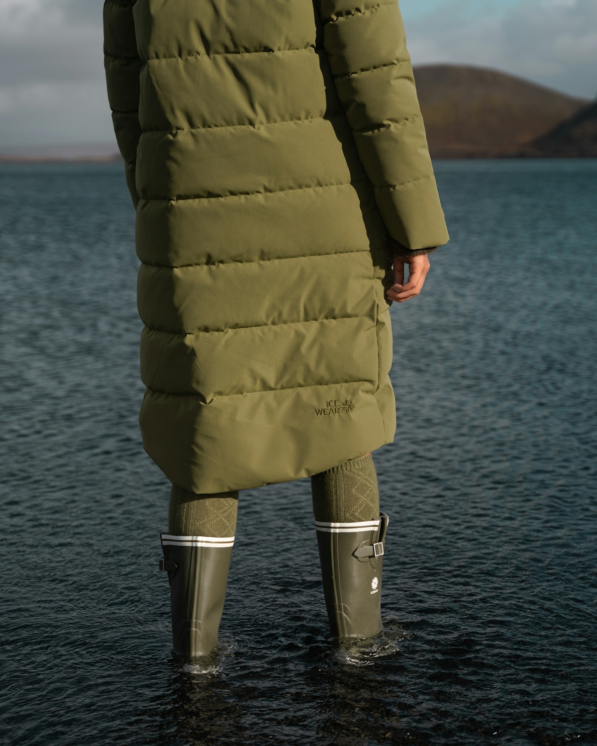woman-long-wintercoat-lake_11.jpeg
