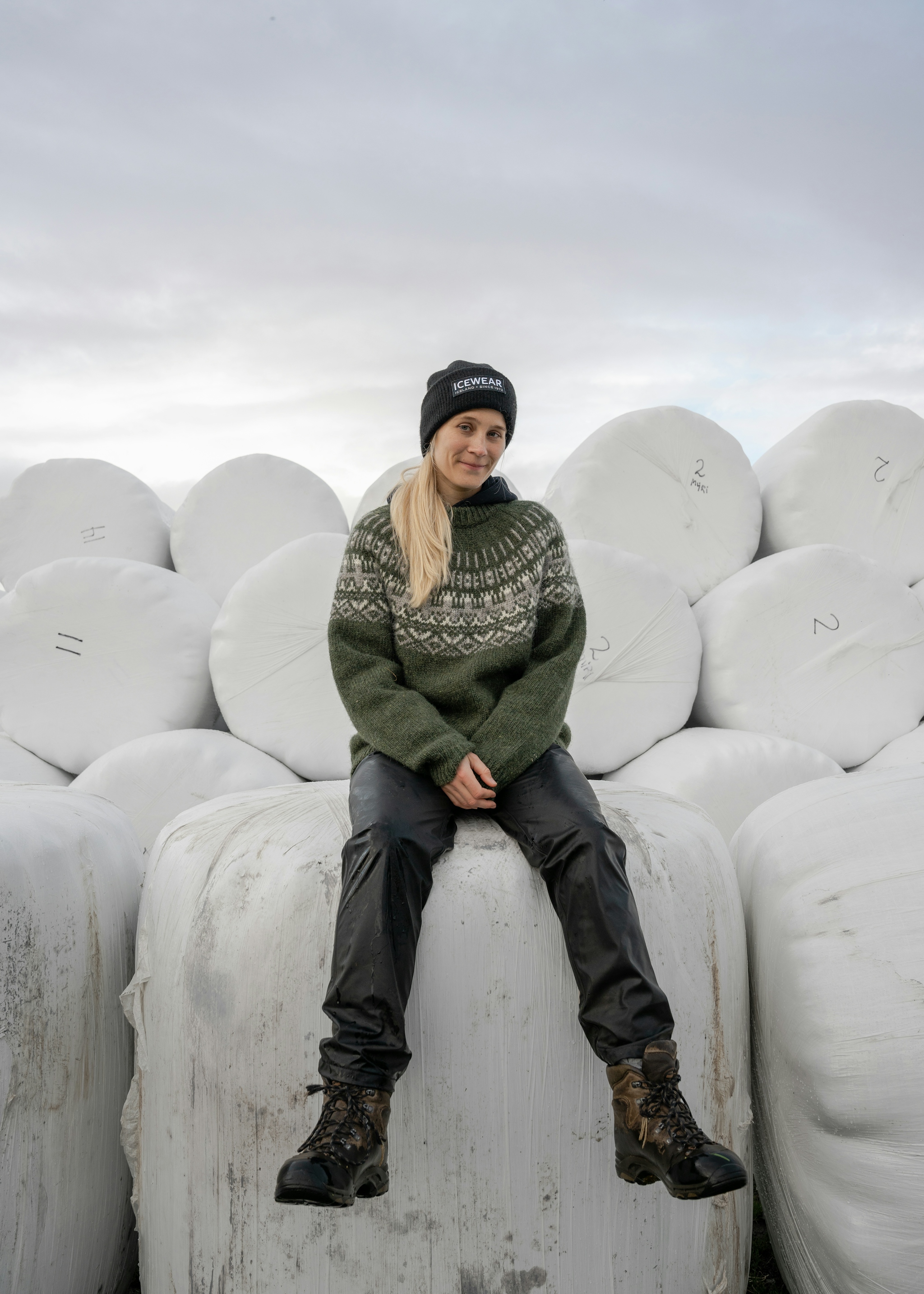 woman-wrapped-haybales-green-wool-icelandic-sweater_30.jpeg