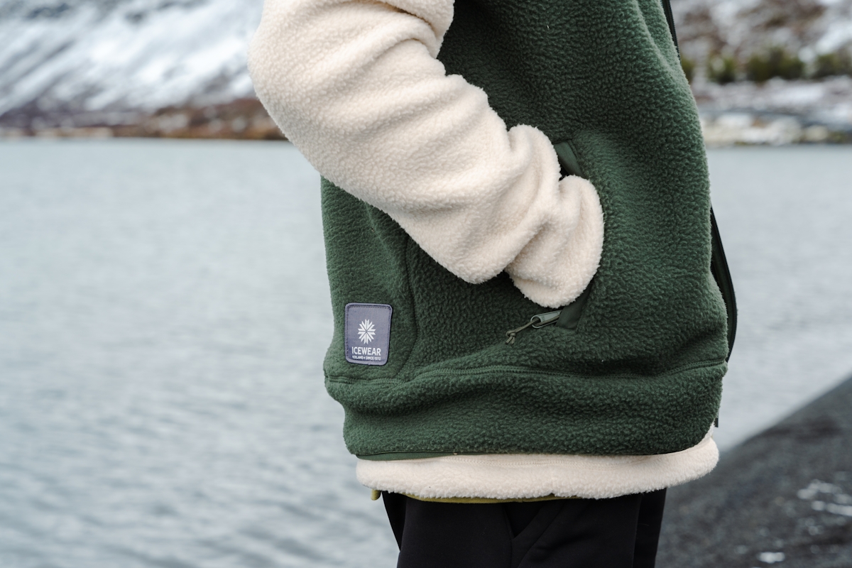 iceland-lake-man-fleece-sweater-32.jpeg