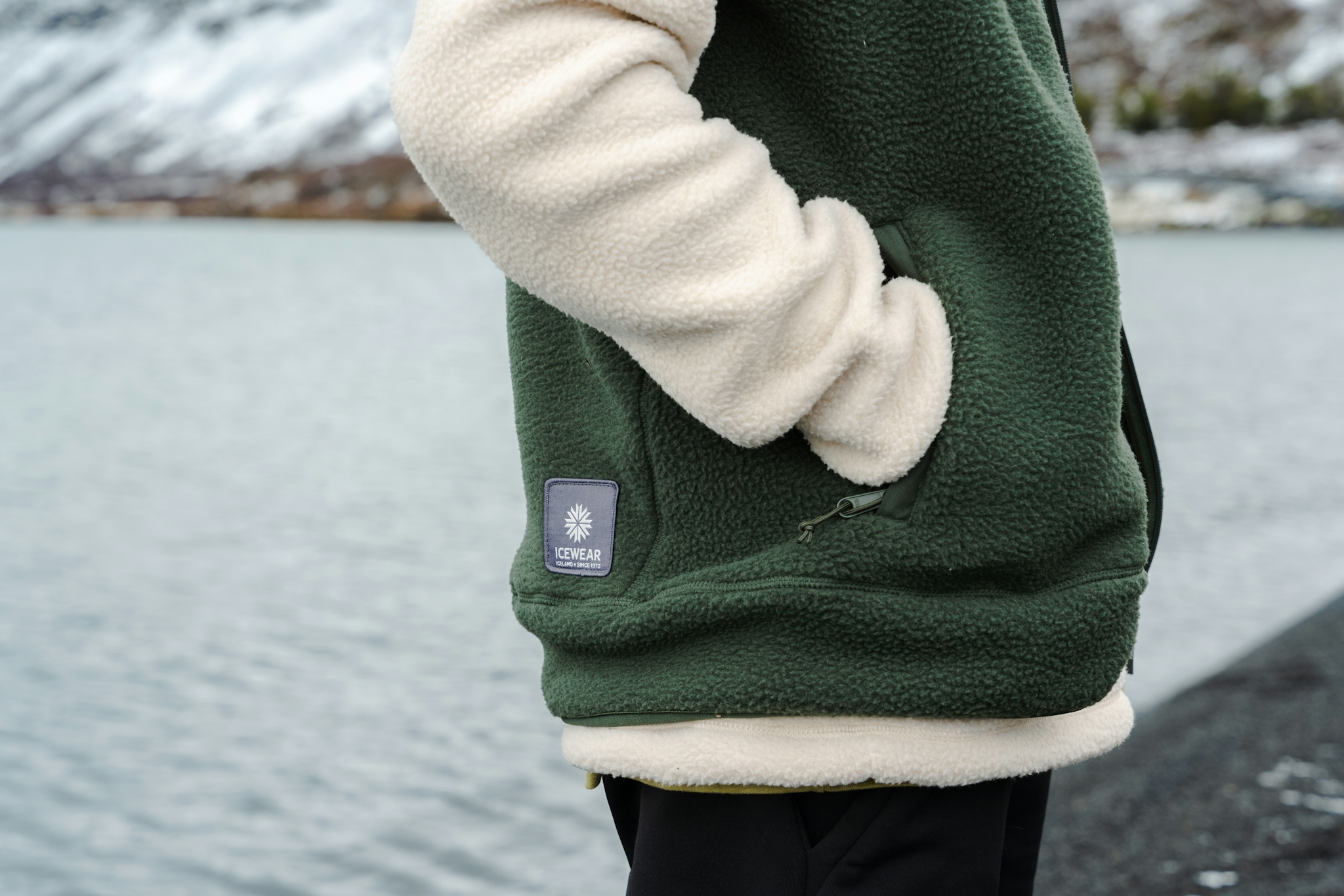 iceland-lake-man-fleece-sweater-32.jpeg