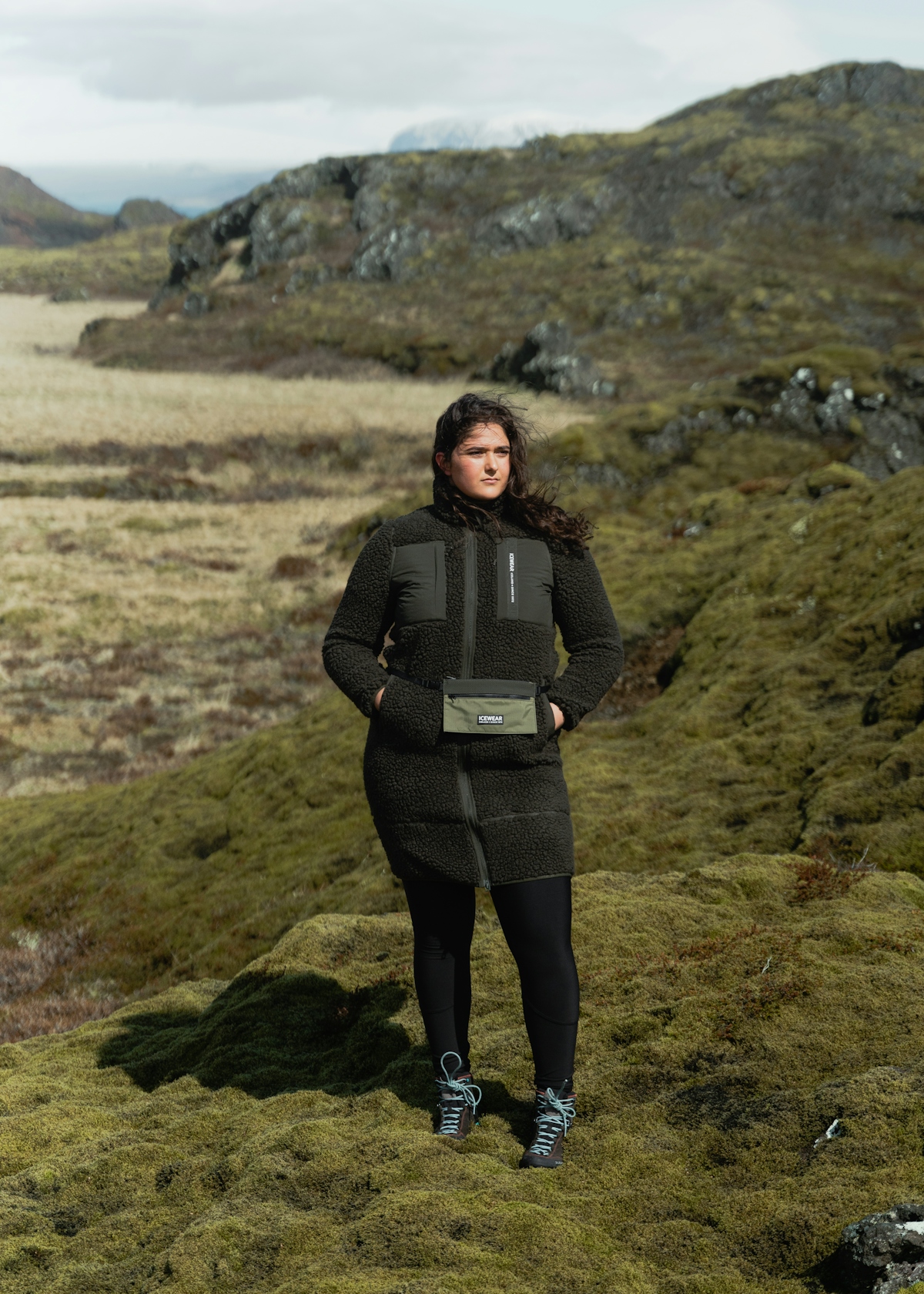 iceland-woman-outdoor_96.jpeg