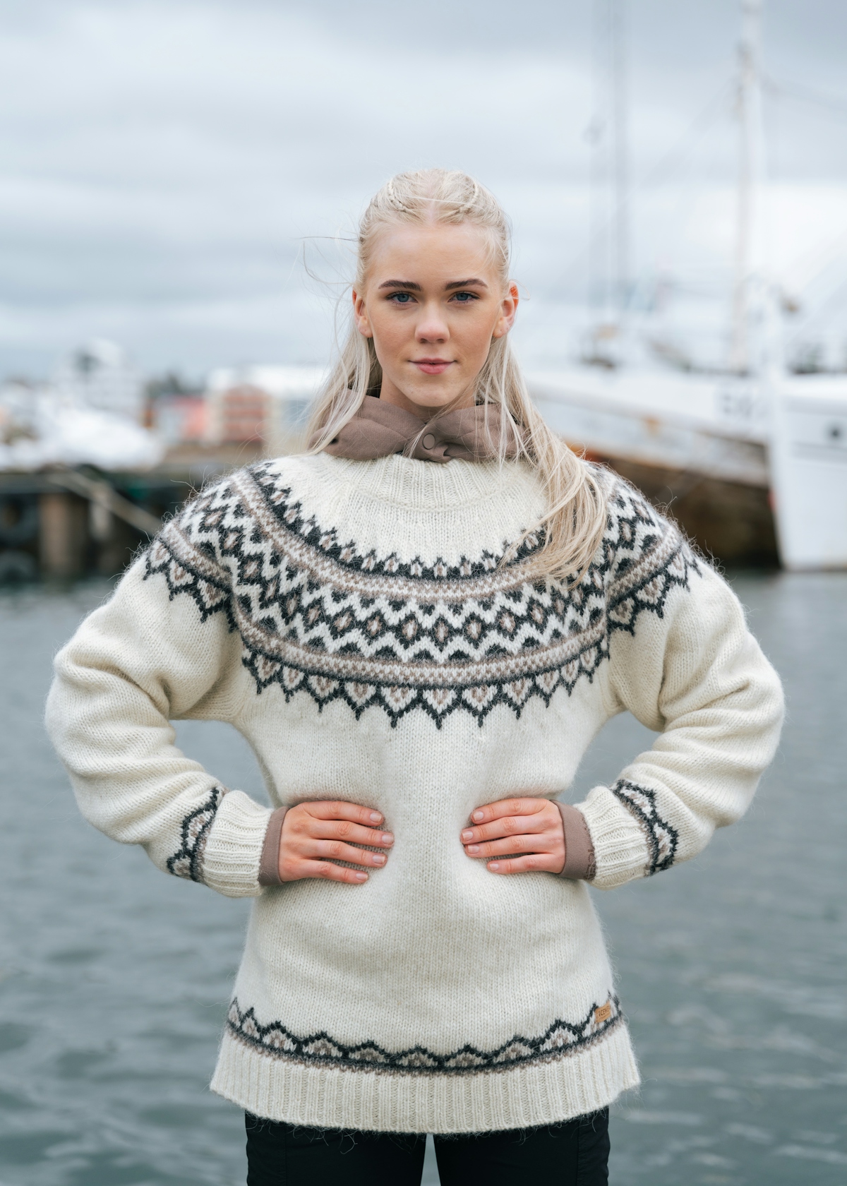 iceland-woman-classic-wool-sweater_109.jpeg