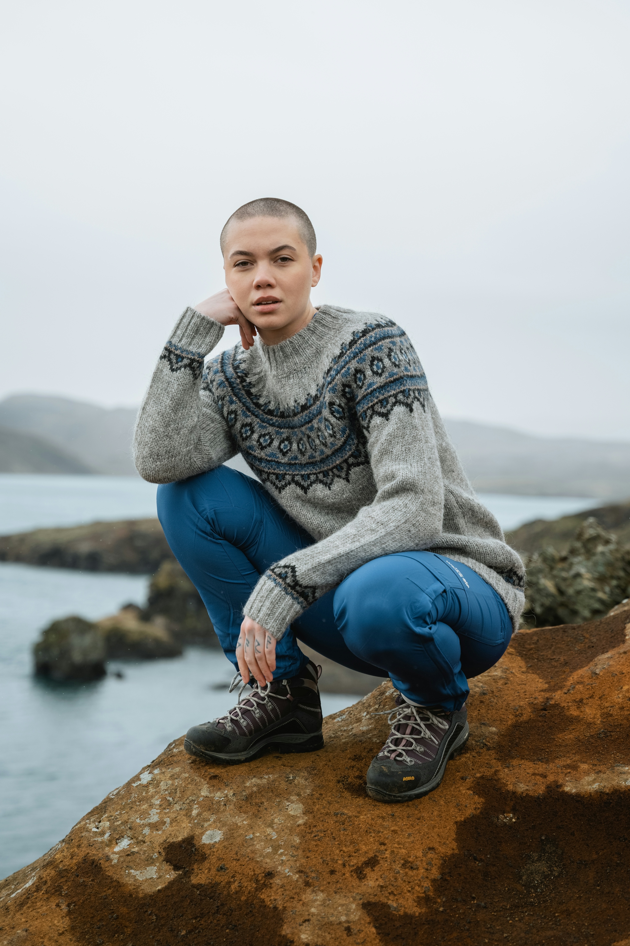 iceland-woman-wool-sweater_13-2.jpeg