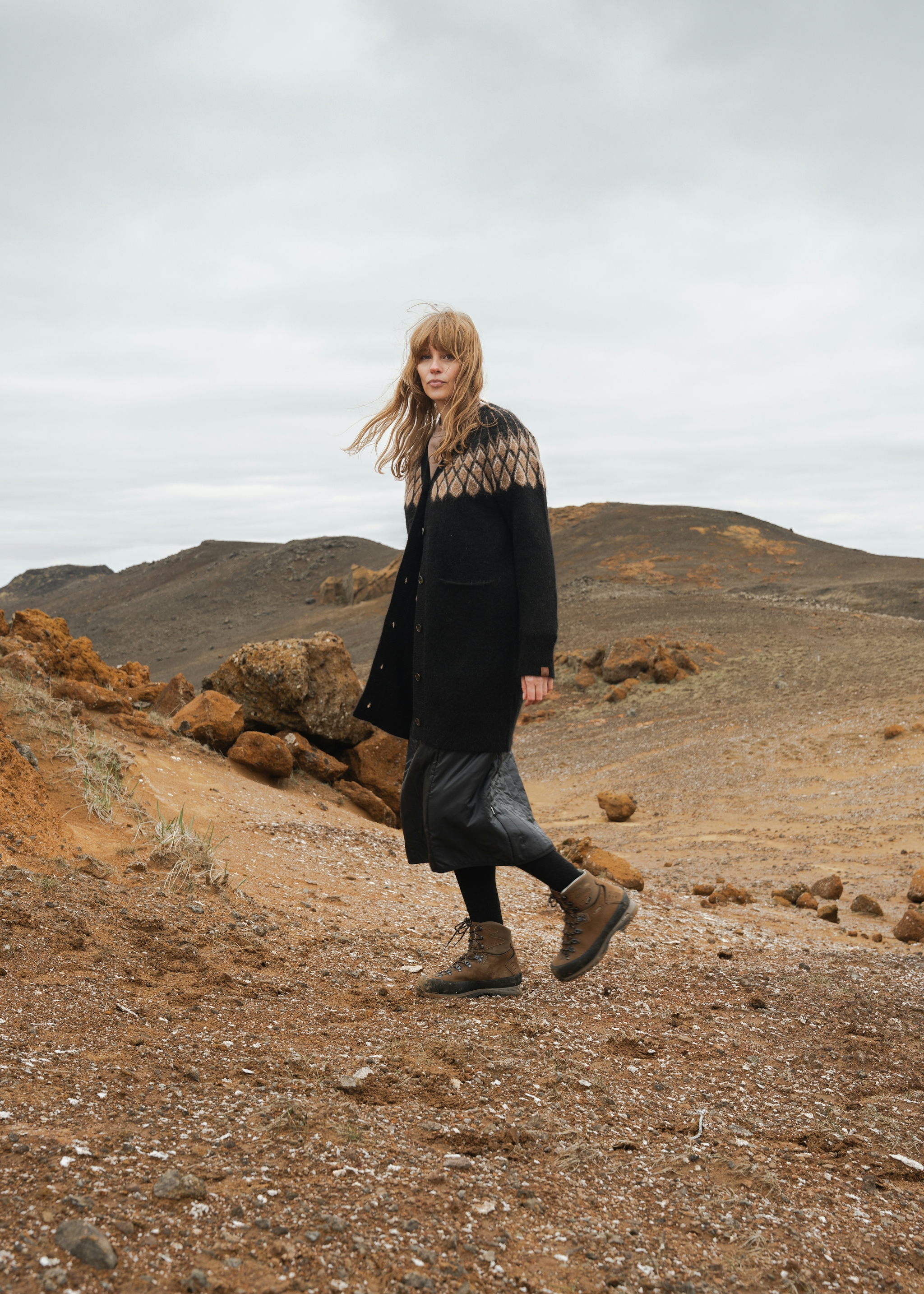 iceland-woman-wool-sweater_39.jpeg