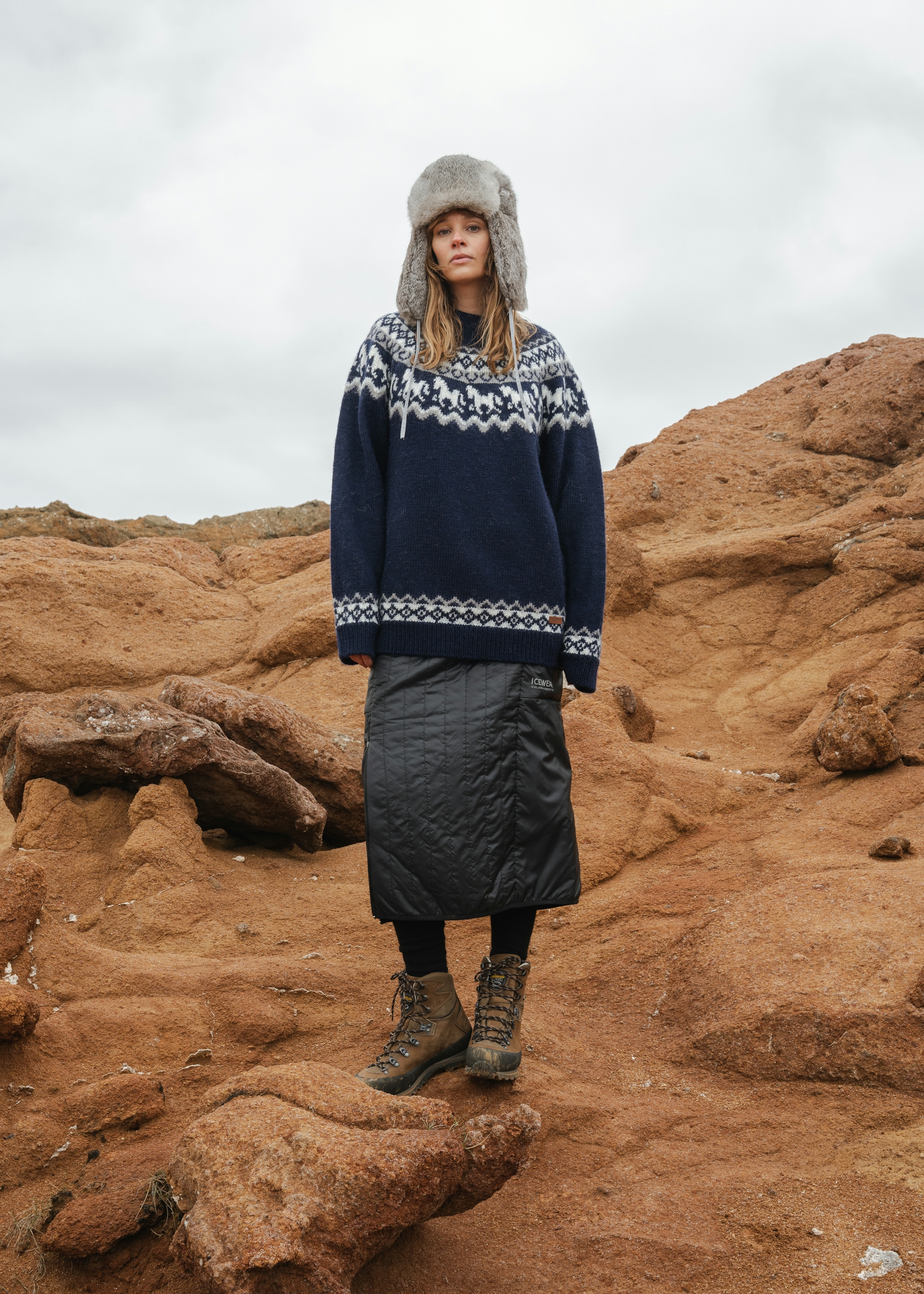iceland-woman-wool-sweater_41-horse.jpeg