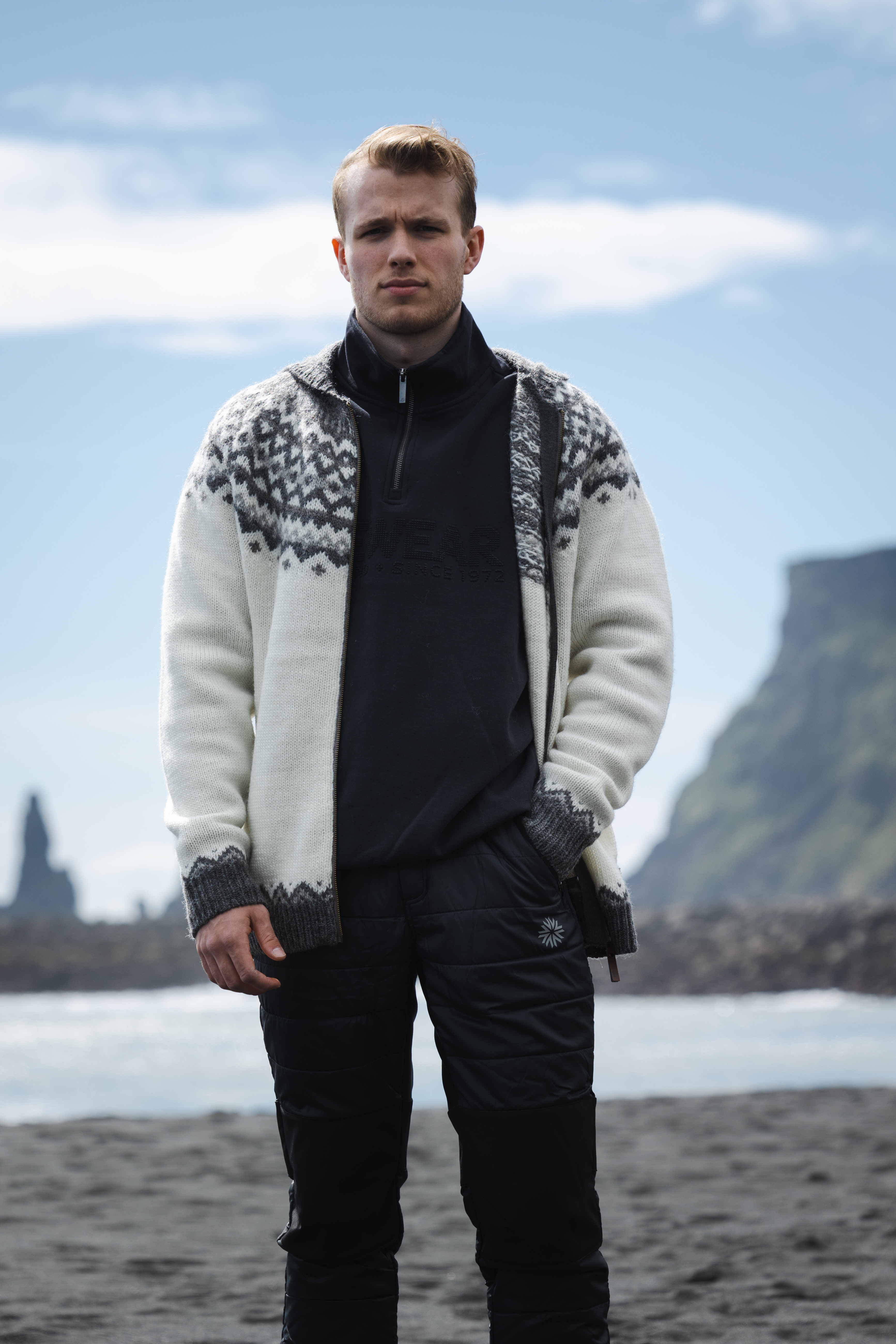 SKJALDBREIÐUR冰岛风格连帽羊毛开衫