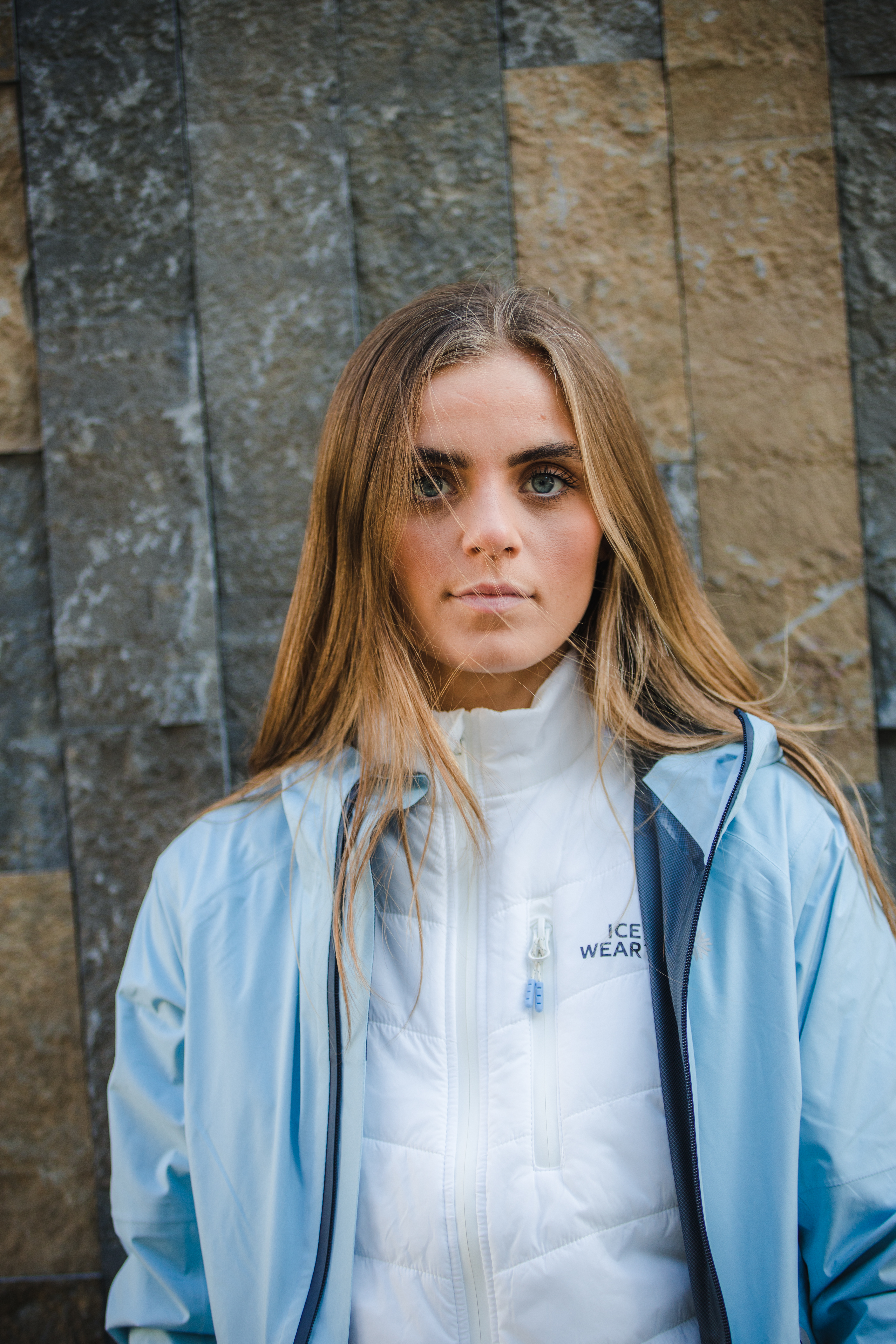 Mía tveggja laga skeljakki