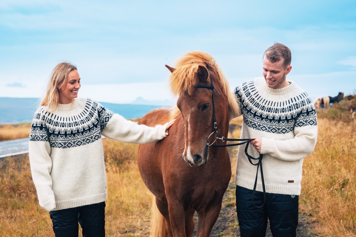 couple-white-wool-sweater-icelandic-horse-2.jpeg