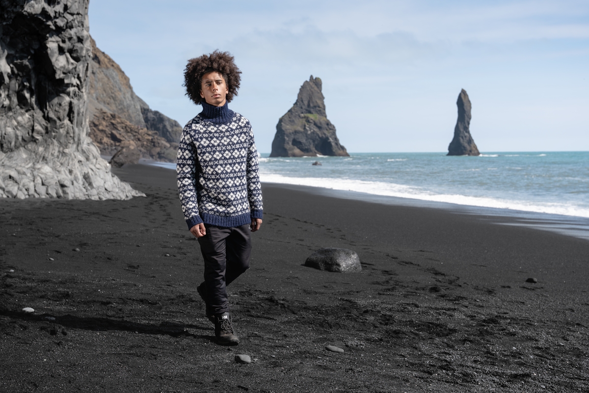 iceland-beach-man-blue-wool-sweater-k-2.jpeg