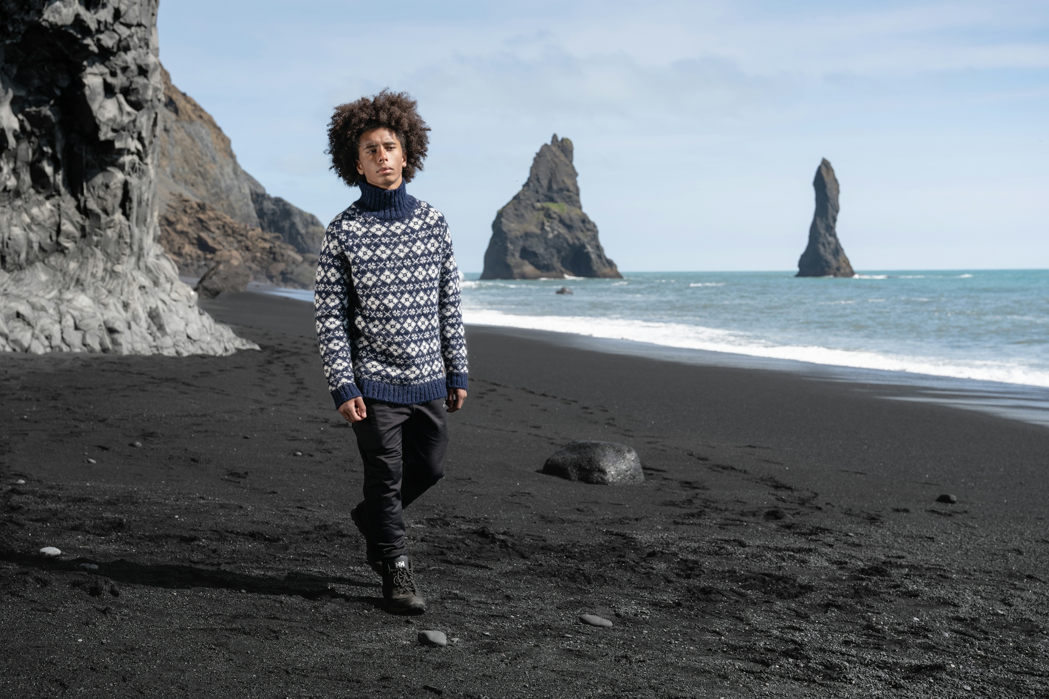 iceland-beach-man-blue-wool-sweater-k-2.jpeg
