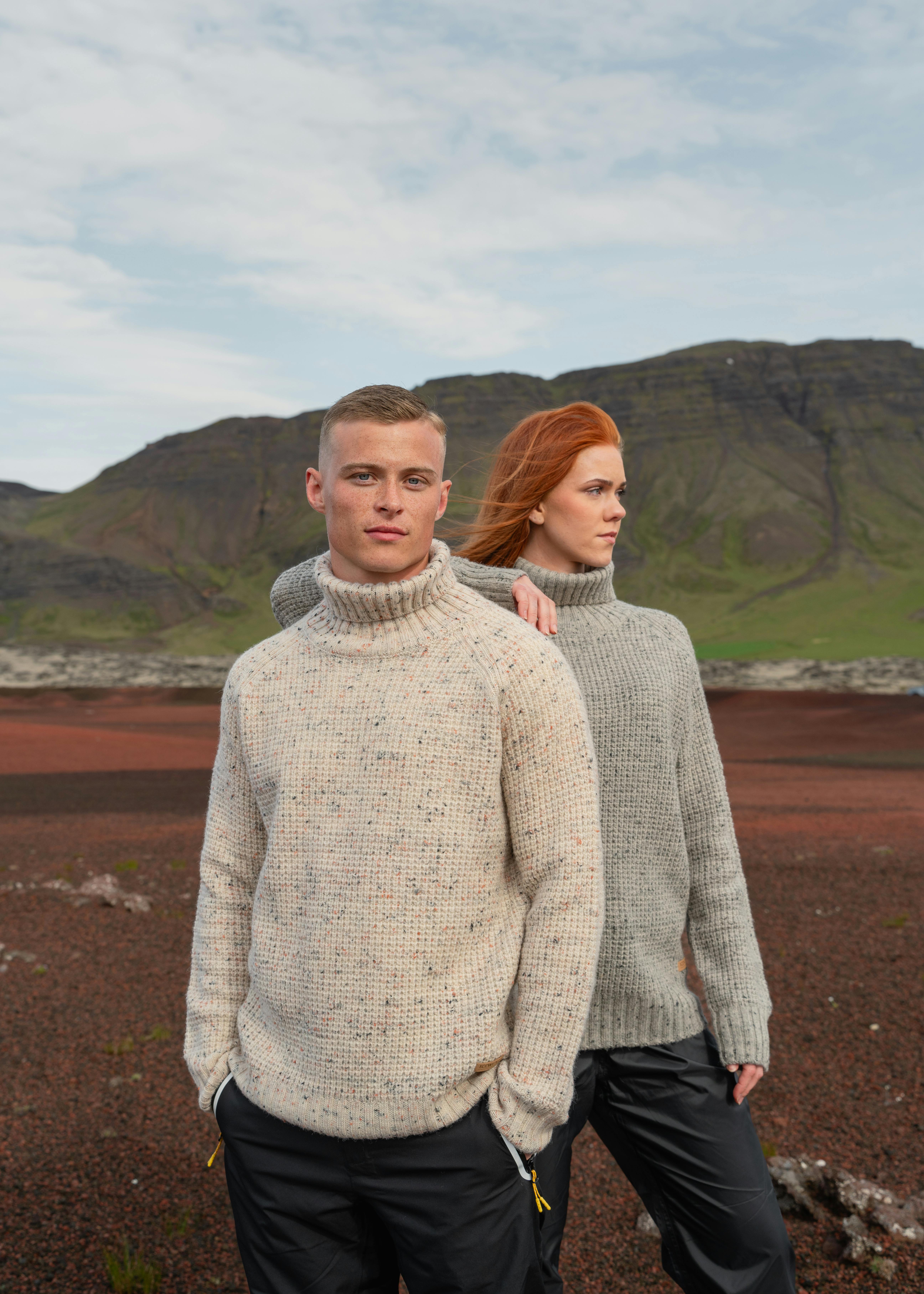 Paar auf Rotem Sand, Westisland