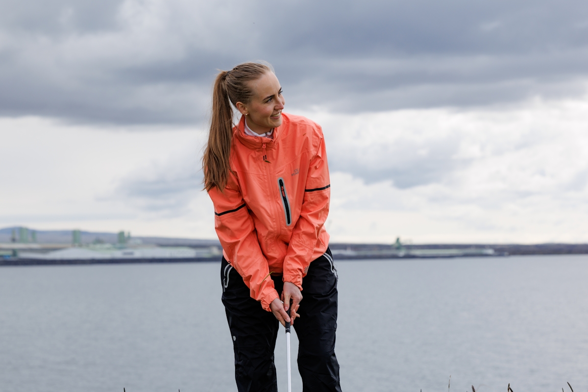 0409-woman-playing-golf-iceland.jpeg