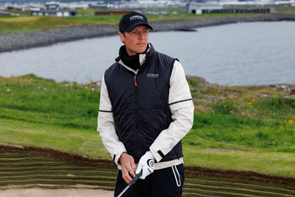 0363-man-playing-golf-iceland.jpeg