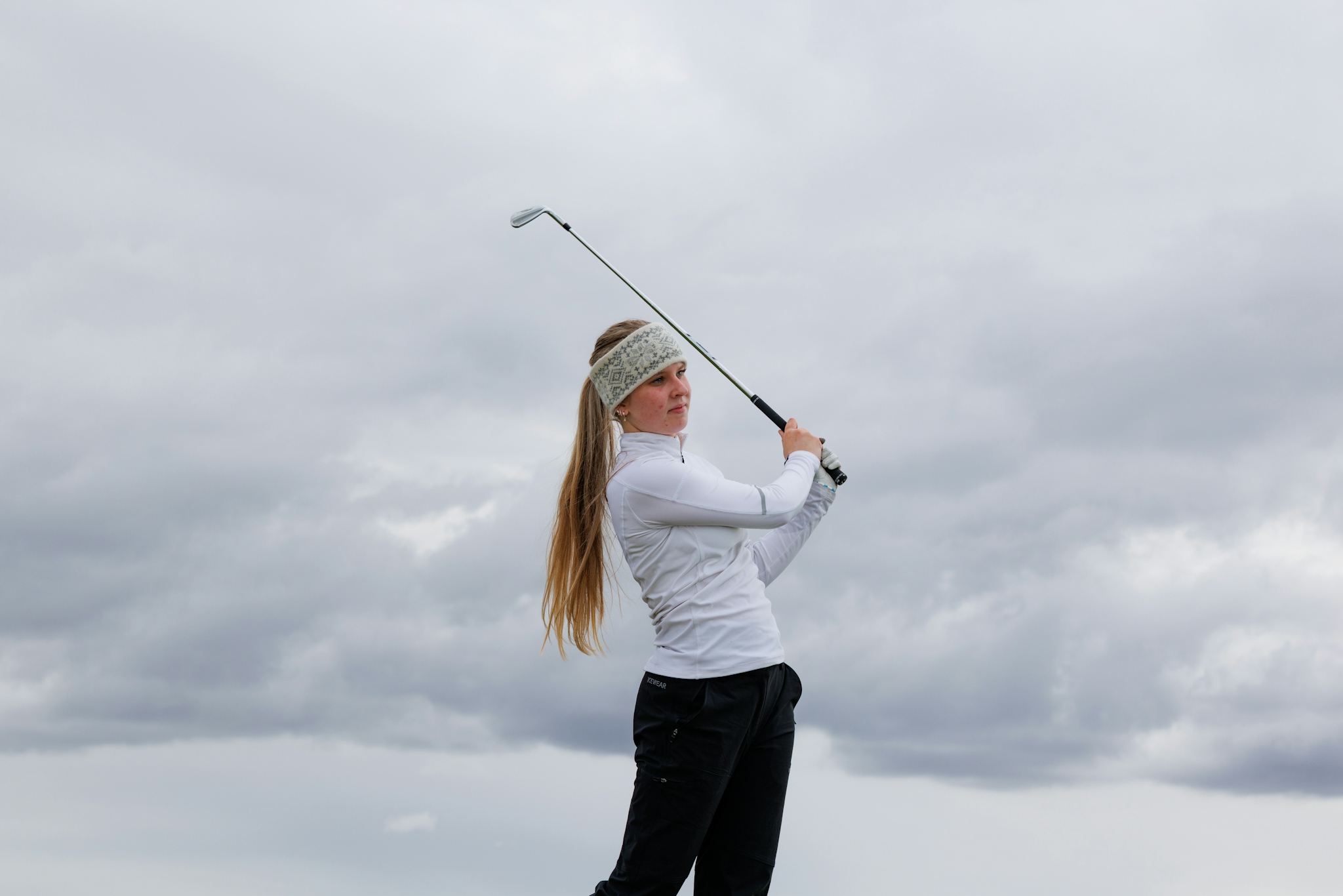 0296-woman-playing-golf-iceland.jpeg