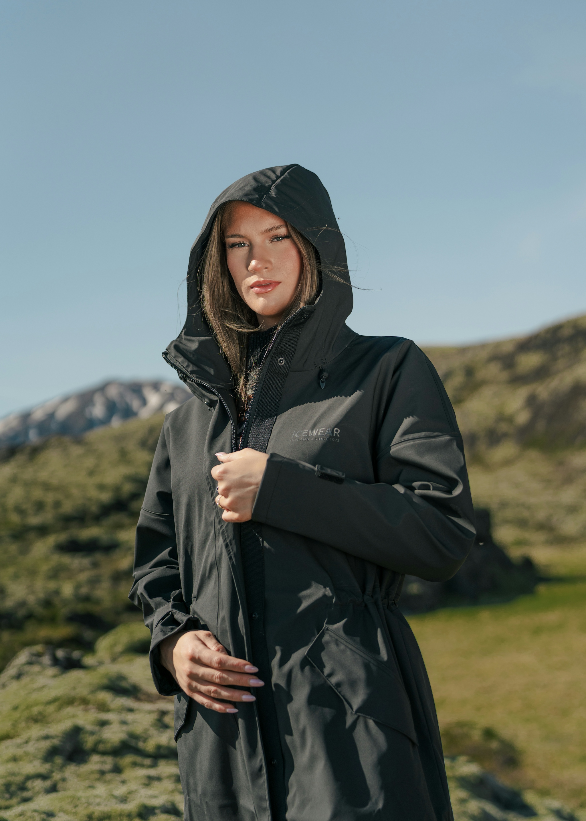 summer-outdoor-iceland-wool-woman00051.jpeg