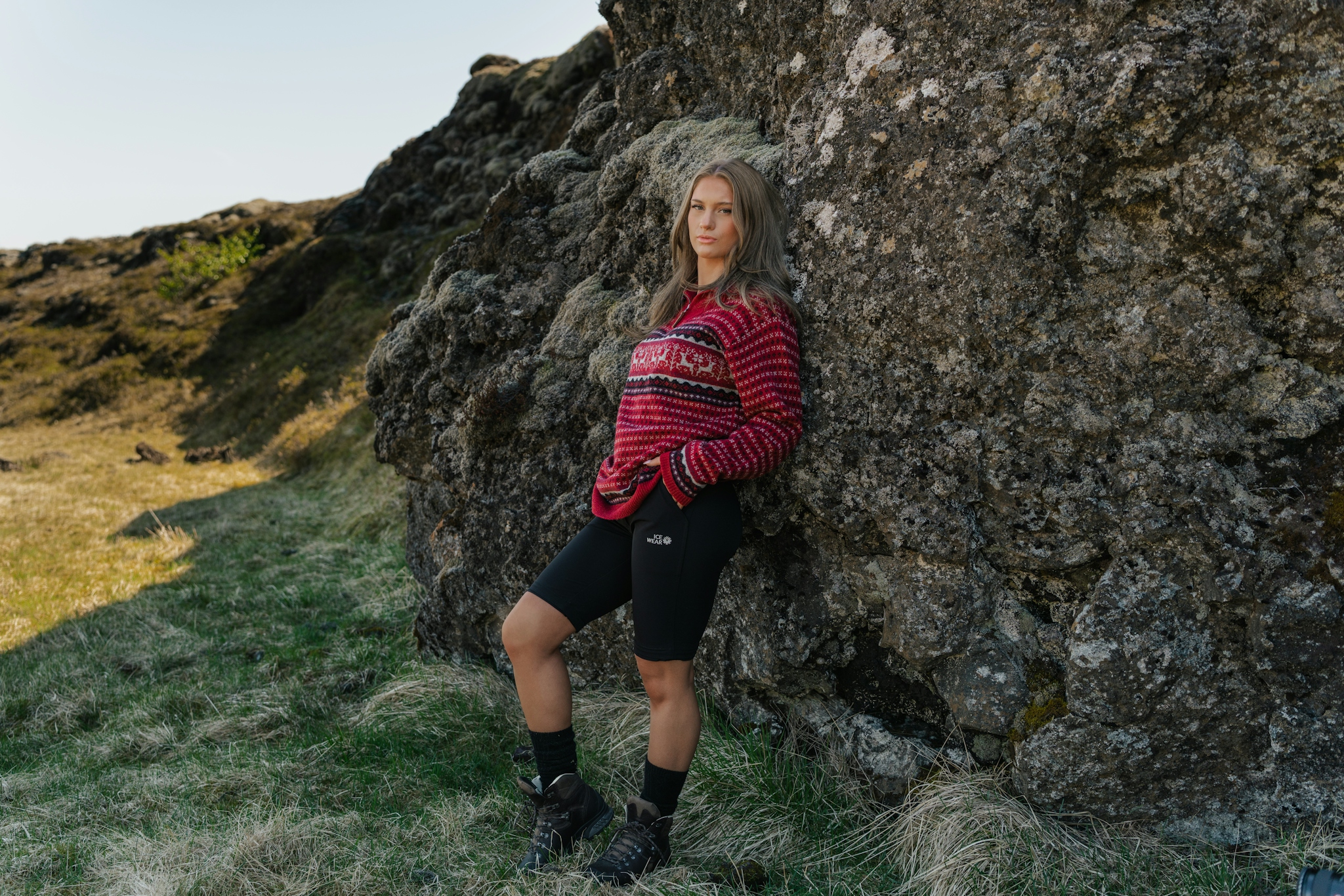 summer-outdoor-iceland-wool-woman00093.jpeg
