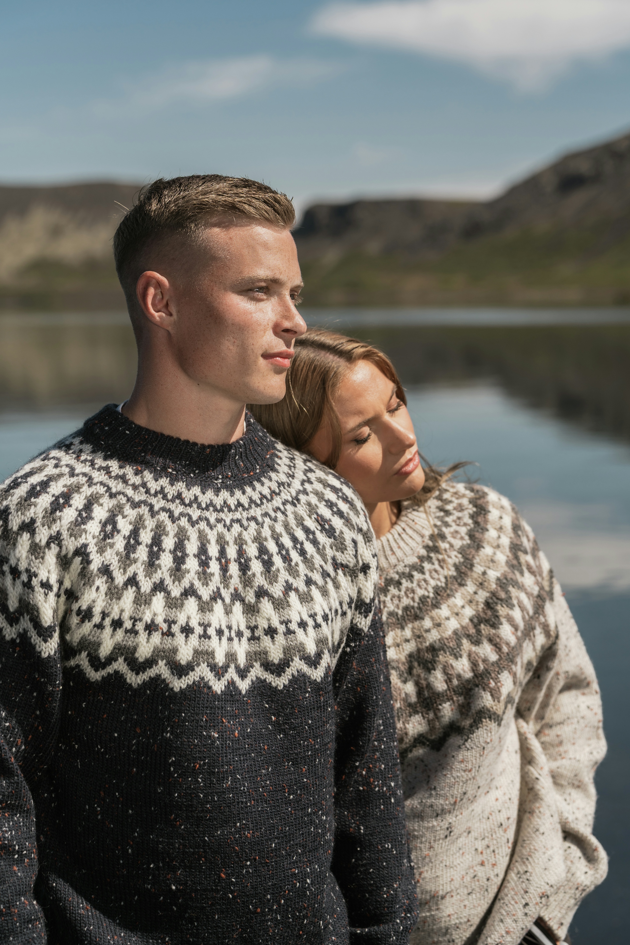 summer-outdoor-iceland-wool-woman00128.jpeg