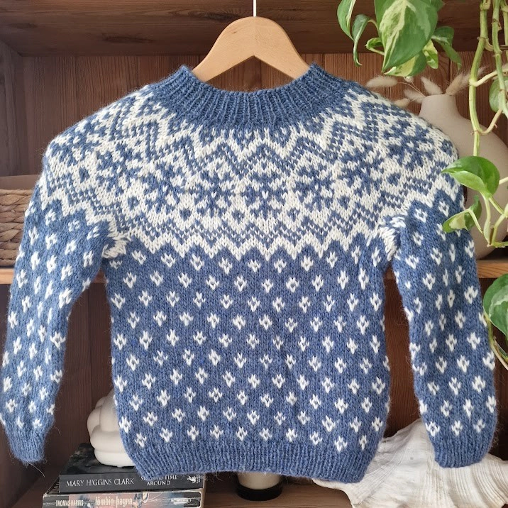 ef-eg-nenni_rj-012_kids-chrismats-sweater_knitting-pattern_prjonauppskrift1.jpeg