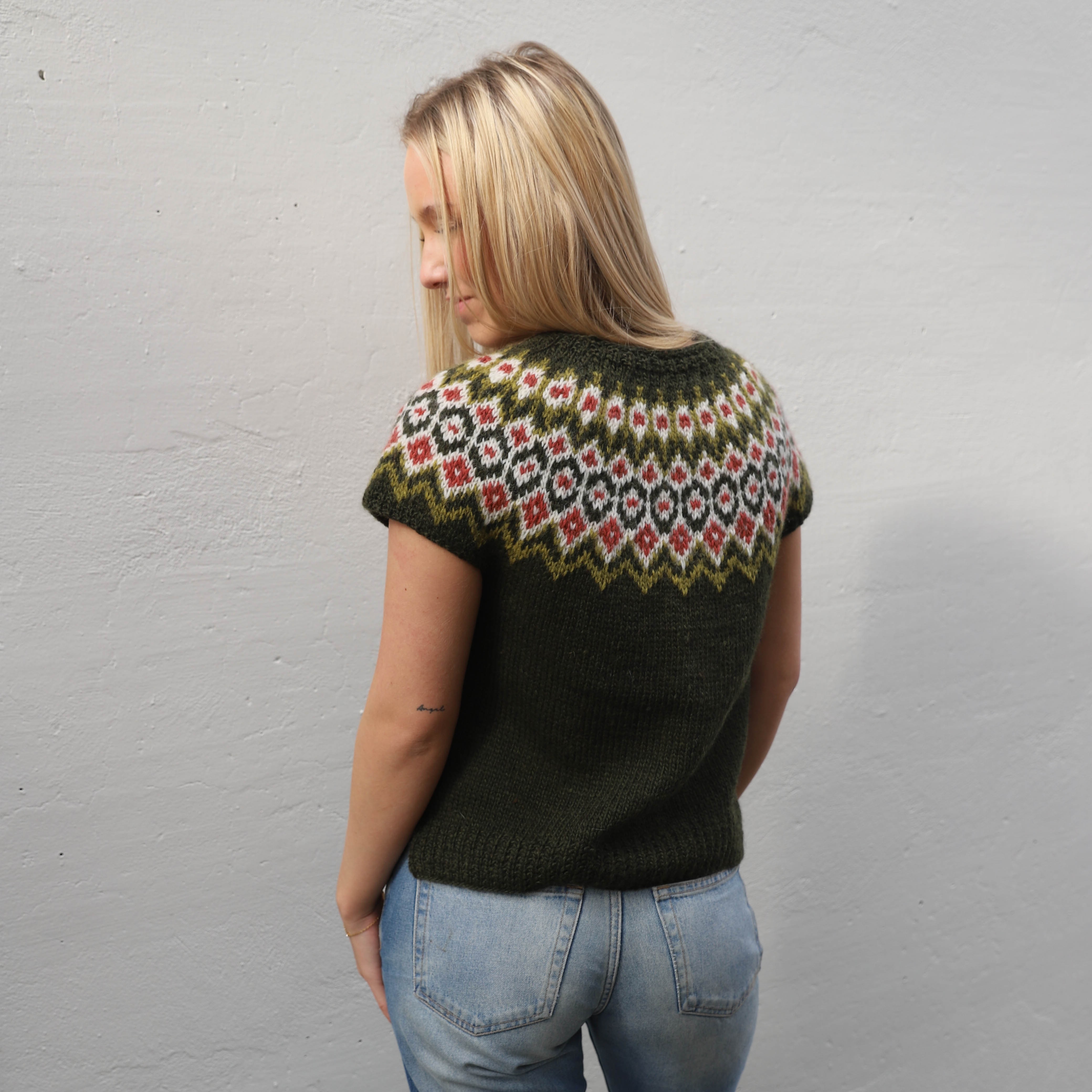 Erla womens vest knitting pattern