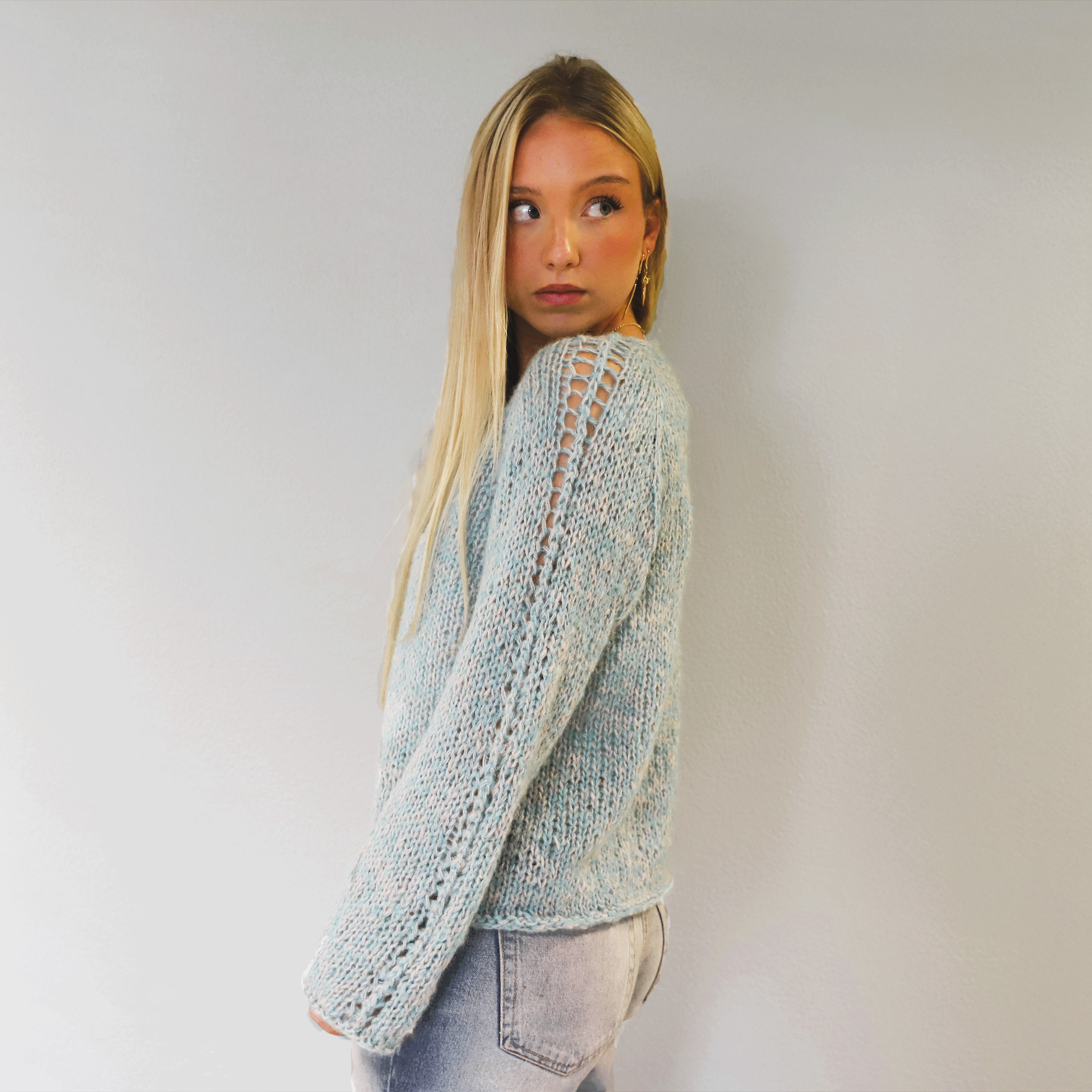 Viðja womens sweater knitting pattern