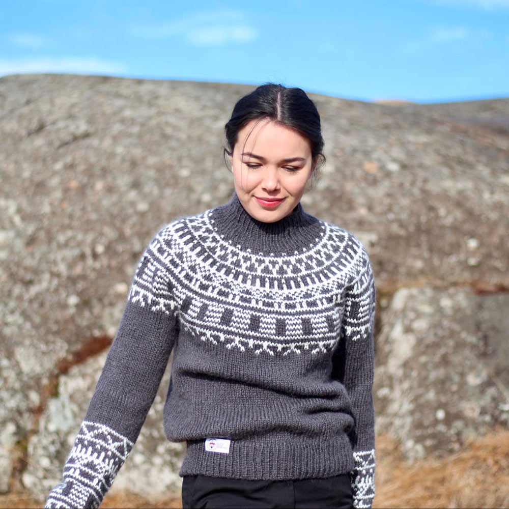 Inuk women's sweater knitting pattern