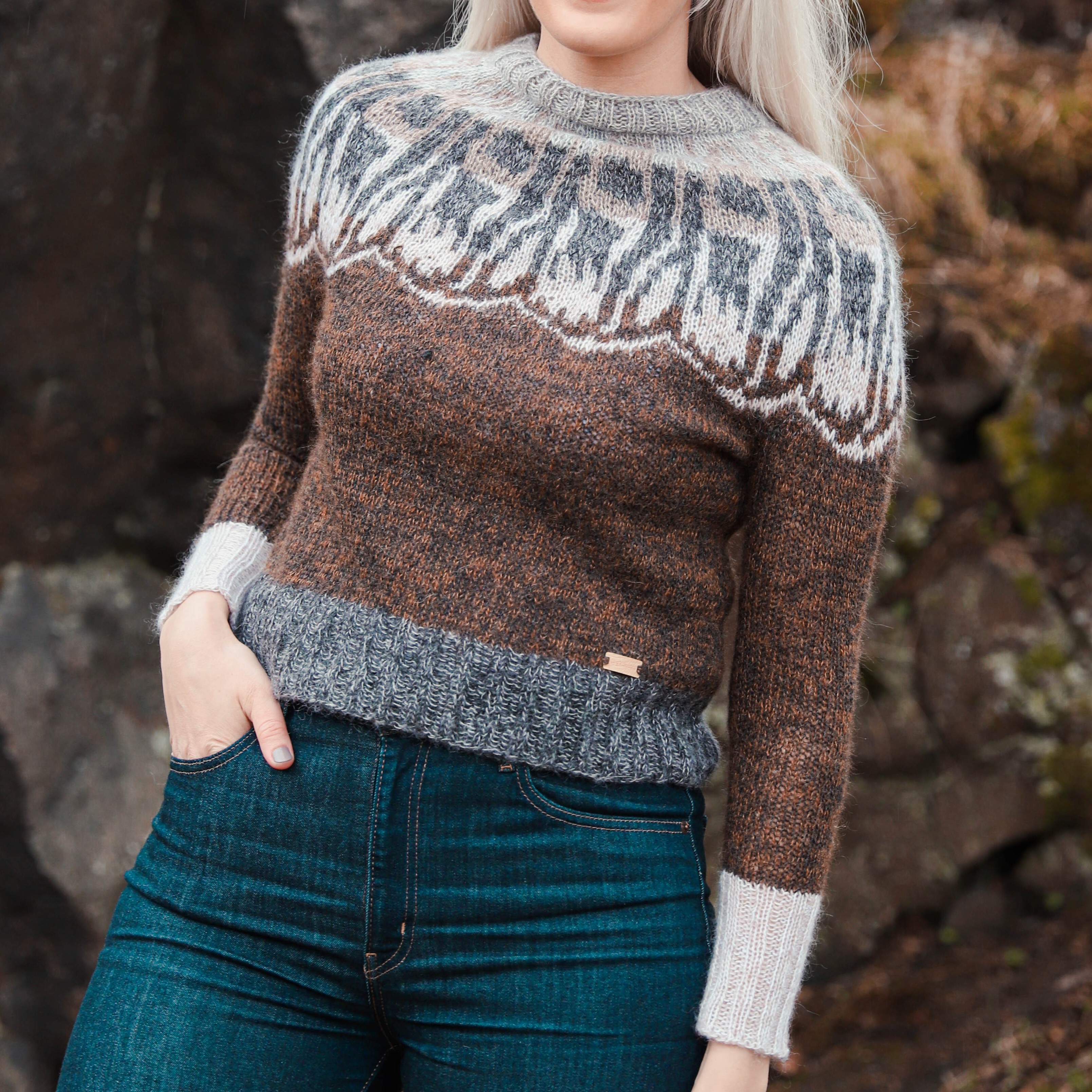 Mölur womens sweater knitting pattern