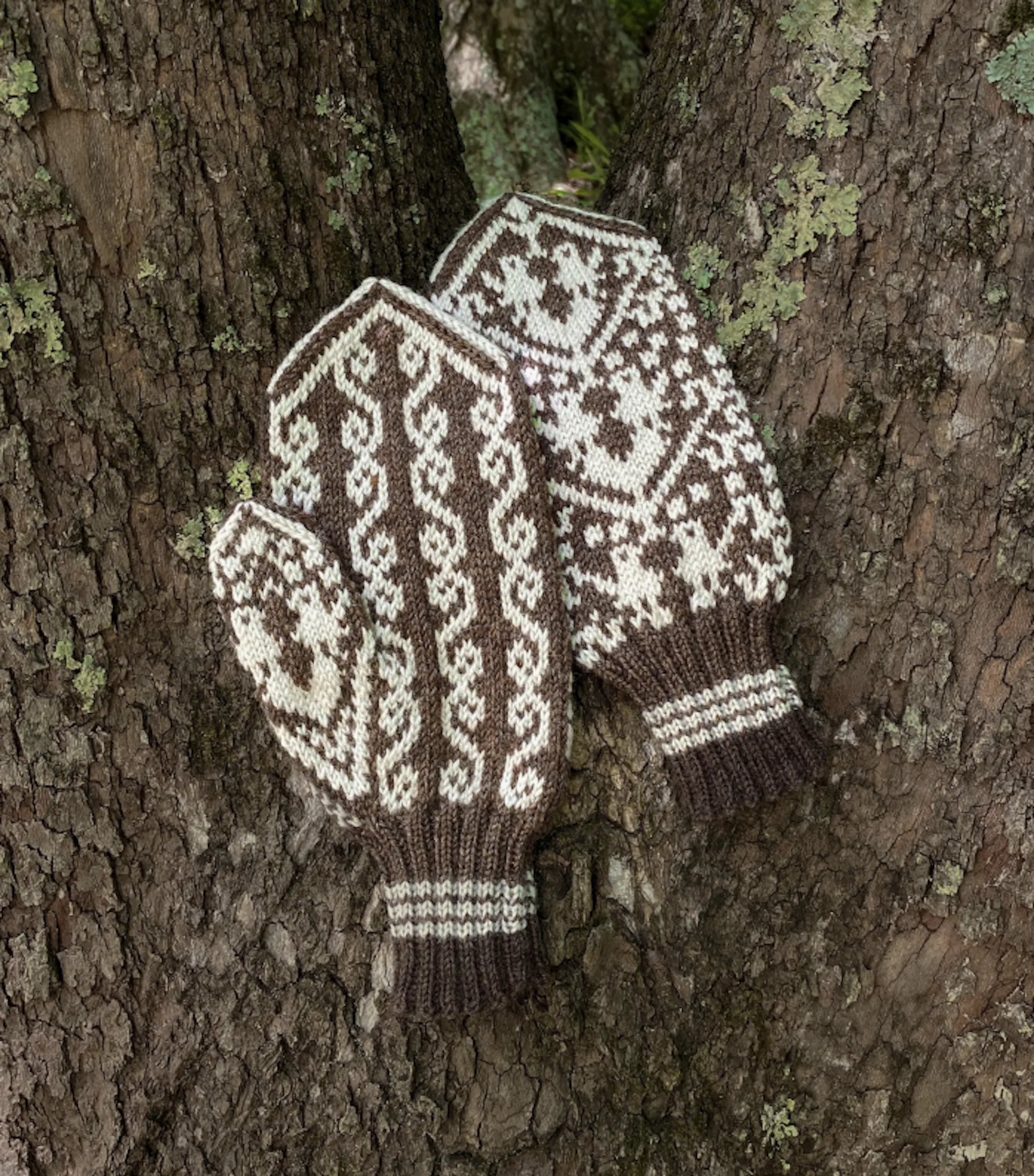 Hauður womens mittens knitting pattern