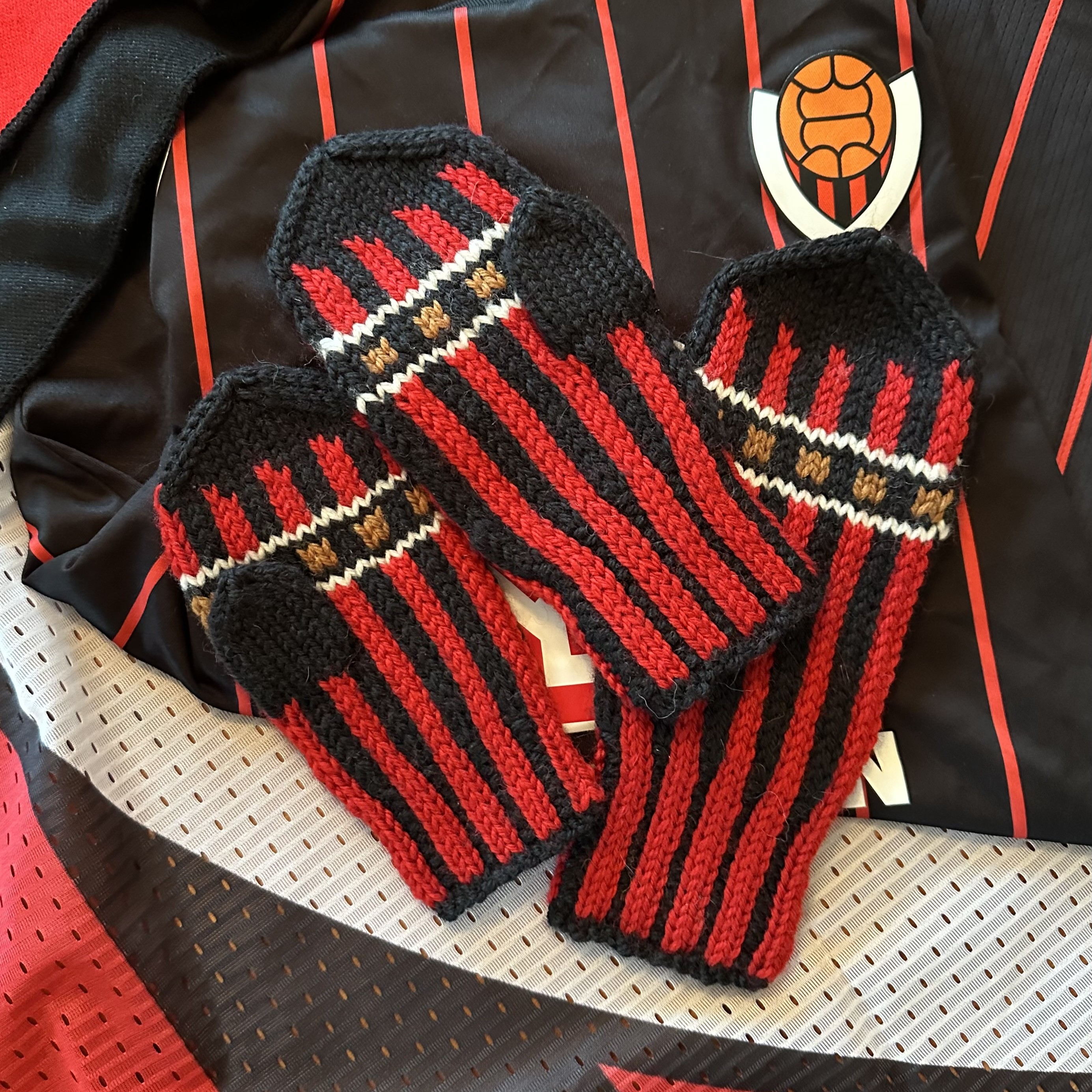 Víkingur barna vettlingar prjónauppskrift