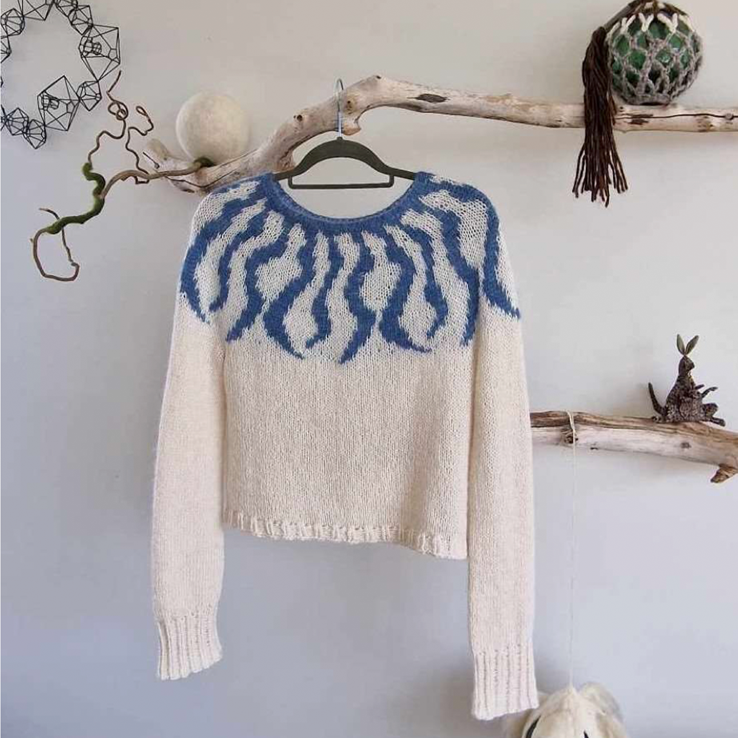 Rætur-að-rekja womens sweater knitting pattern